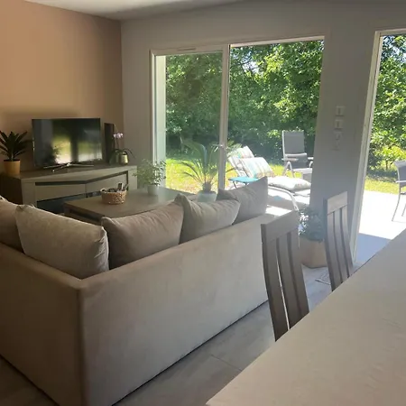 La Bastide Des Ecureuils-Piscine & Jardin Prive A Prayssac Villa *